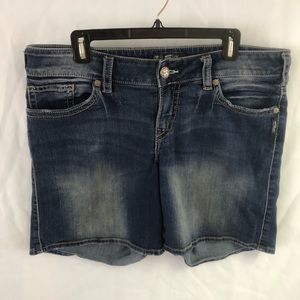 Silver Suki Mid Jean Shorts Women’s size 16